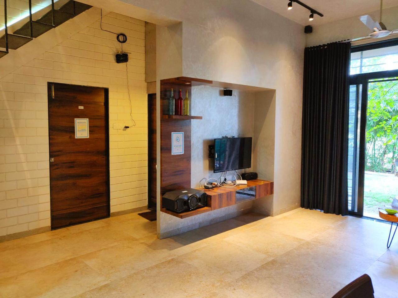 Cozy Stays - Tranquil Times Lonavala Esterno foto