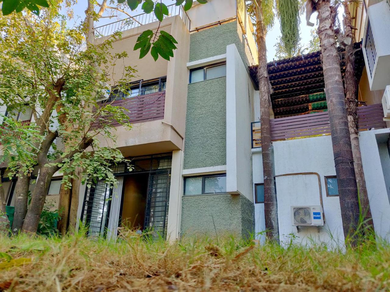 Cozy Stays - Tranquil Times Lonavala Esterno foto